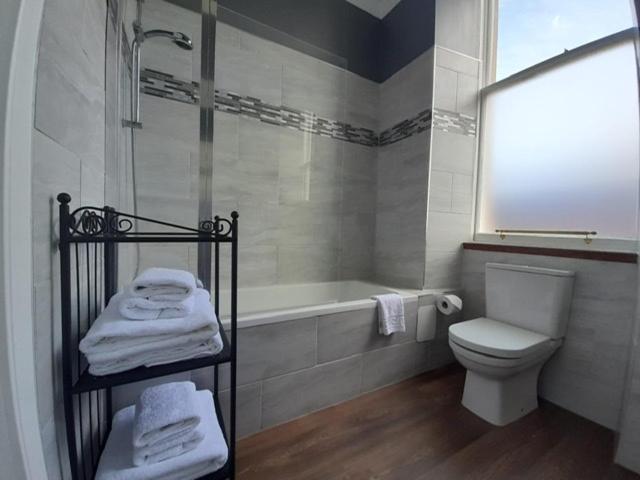 A Two Bedroom Apartment - Victorian Villa At 8 Priestfield Road EDI Eksteriør billede